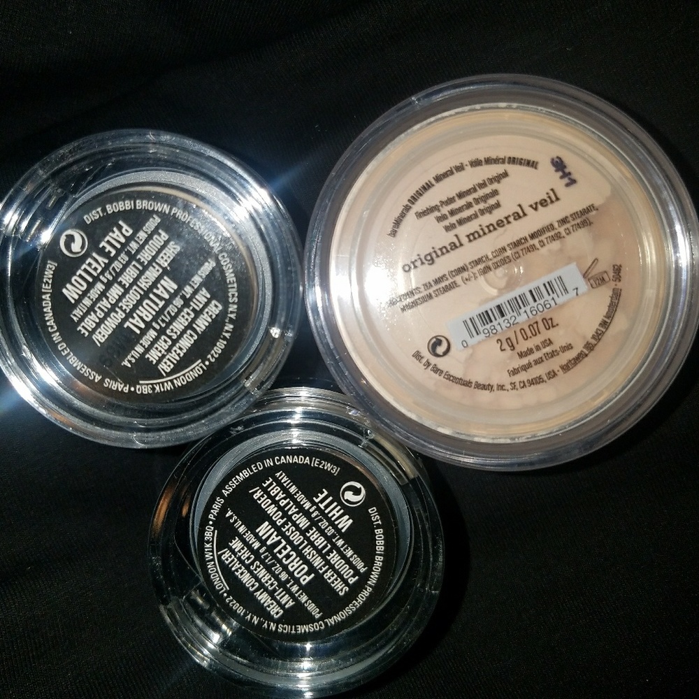 BRAND NEW concealer and setting powder - Picture 1 of 4